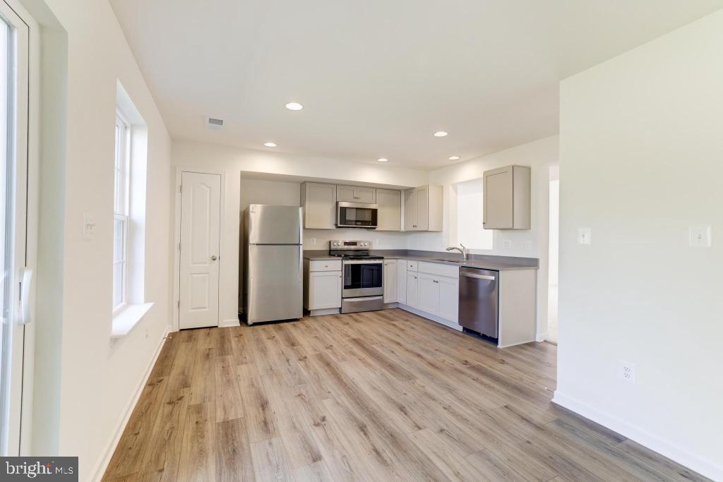 TOWNES AT TATE MANOR - Residential Lease