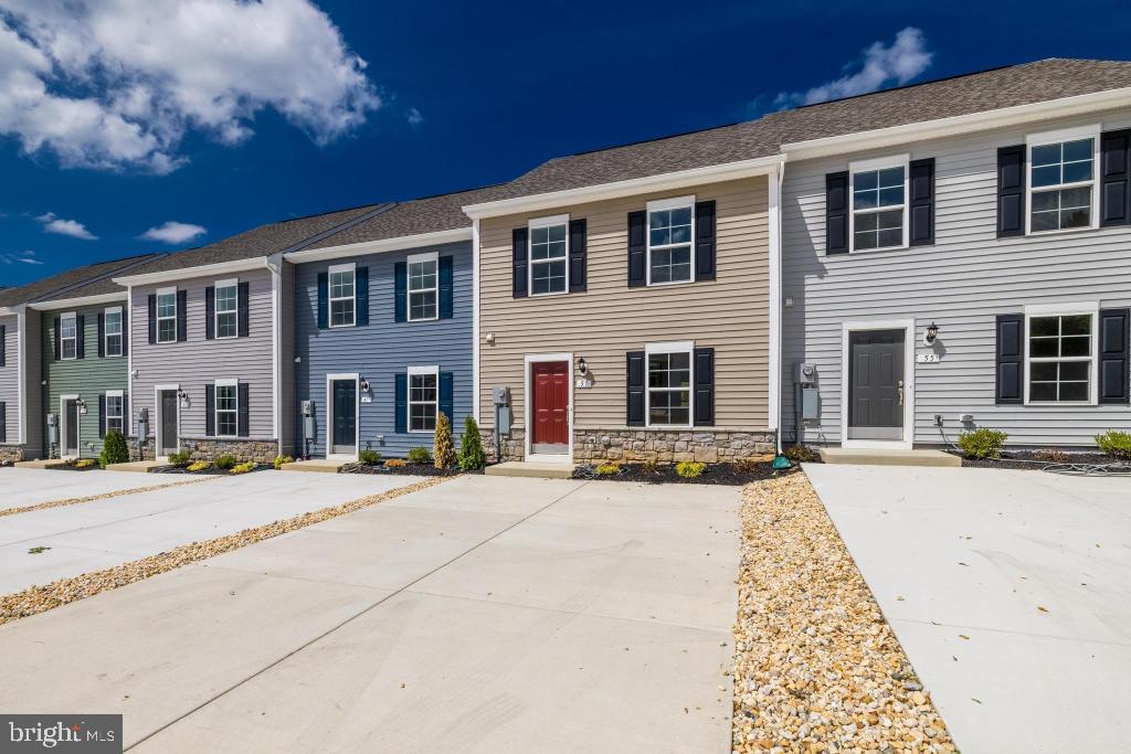 TOWNES AT TATE MANOR - Residential Lease