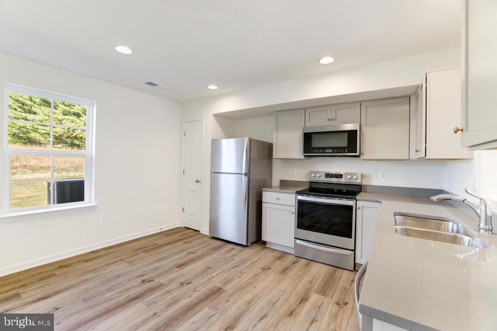 TOWNES AT TATE MANOR - Residential Lease