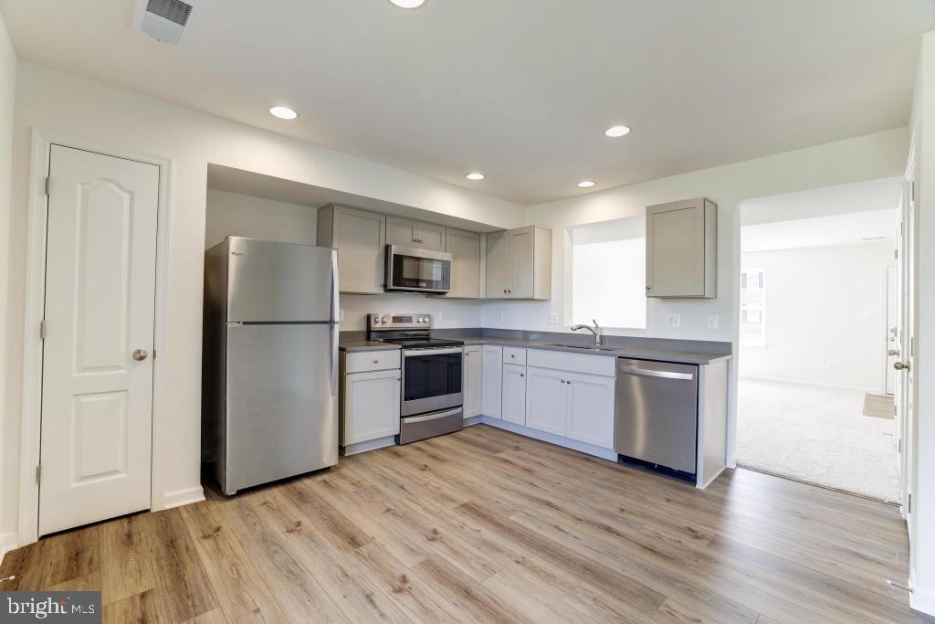 TOWNES AT TATE MANOR - Residential Lease