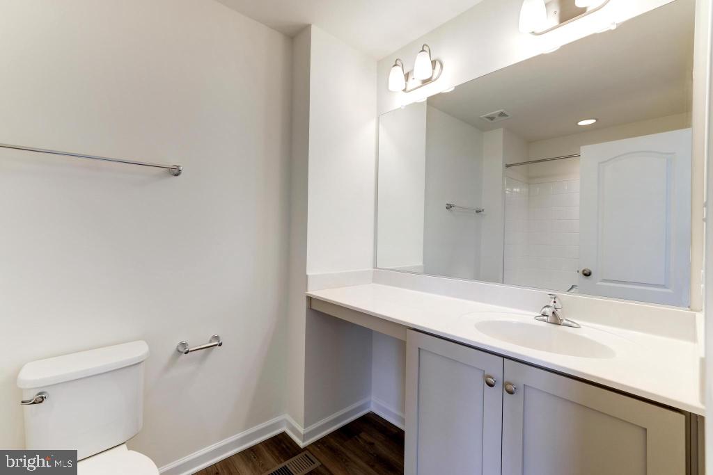 TOWNES AT TATE MANOR - Residential Lease