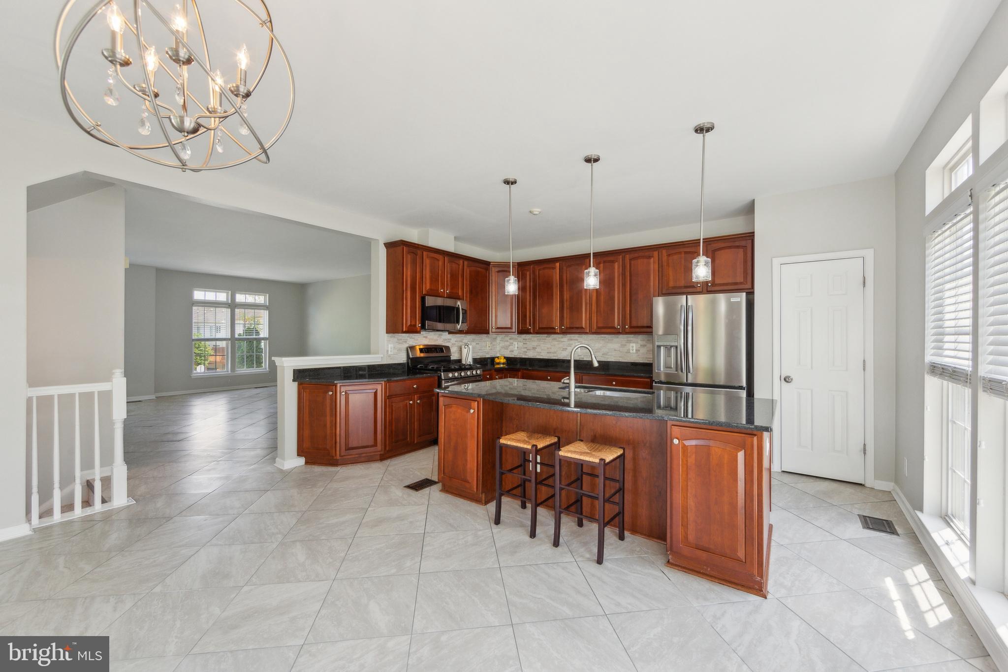 NORTHRIDGE VILLAGE - Residential