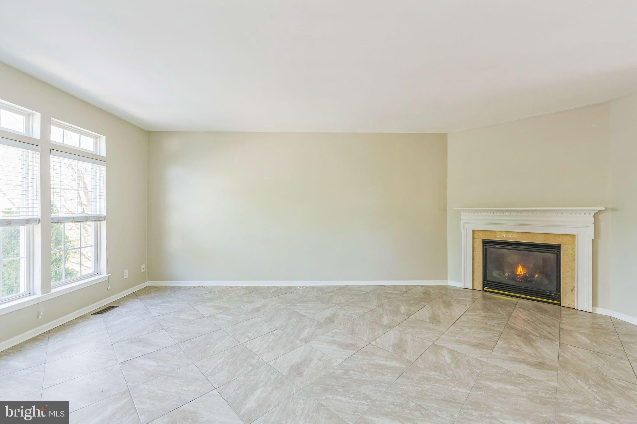 NORTHRIDGE VILLAGE - Residential