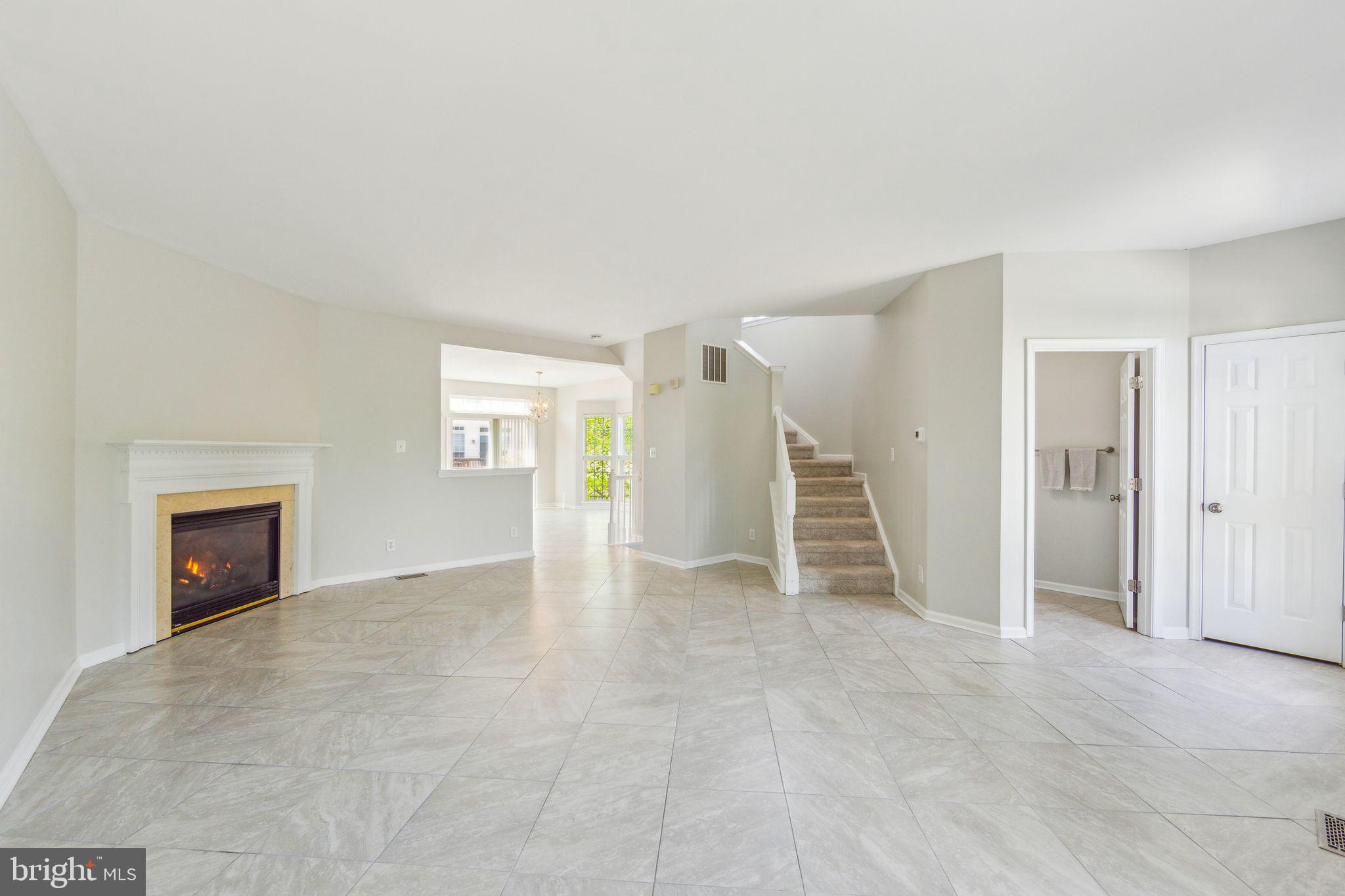 NORTHRIDGE VILLAGE - Residential