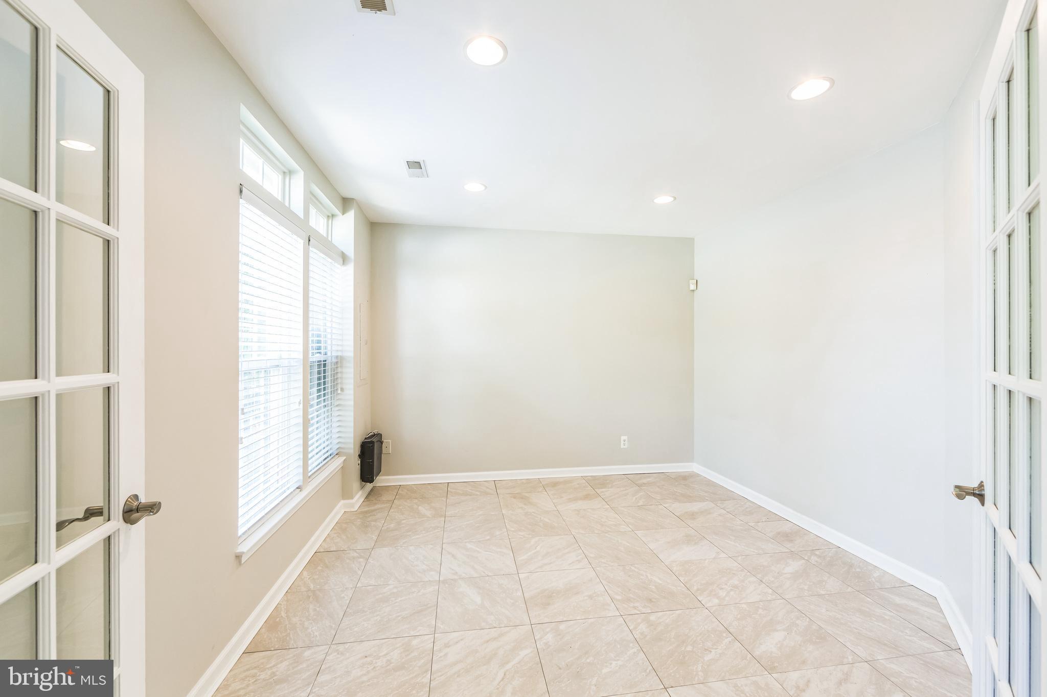 1906 NORTHRIDGE DRIVE