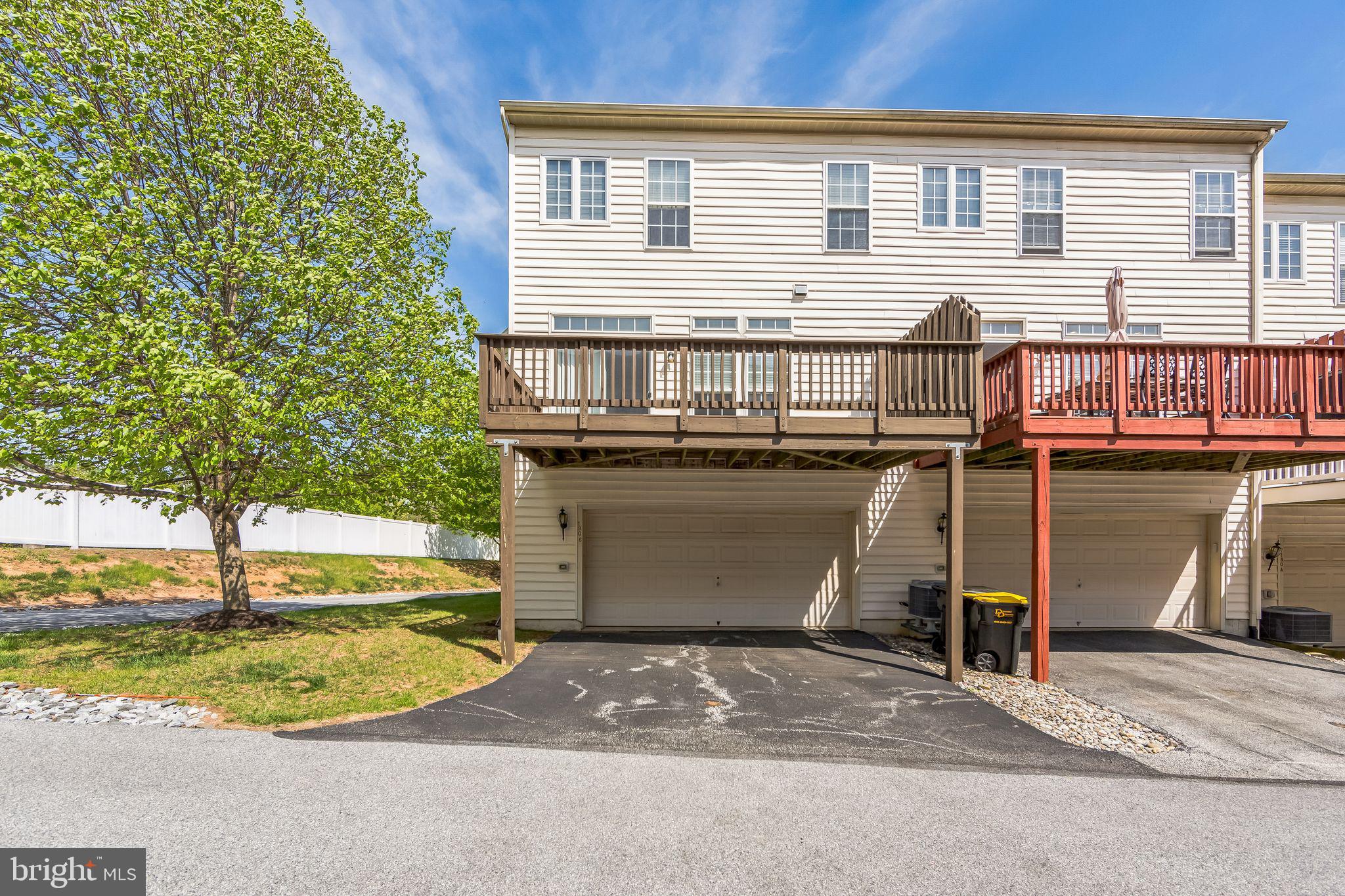 NORTHRIDGE VILLAGE - Residential