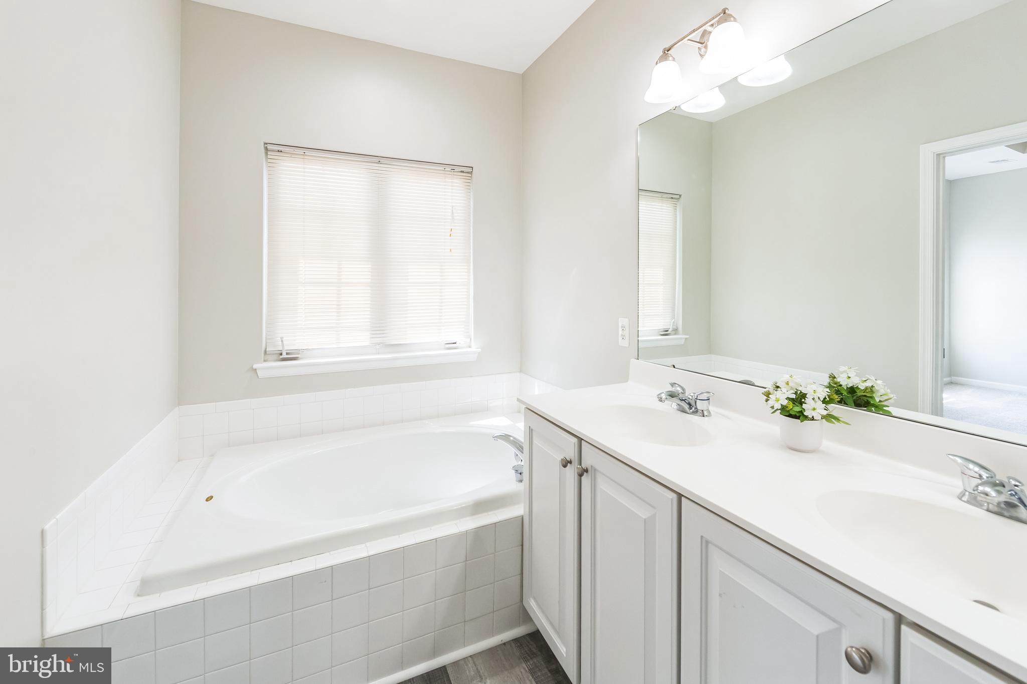 NORTHRIDGE VILLAGE - Residential