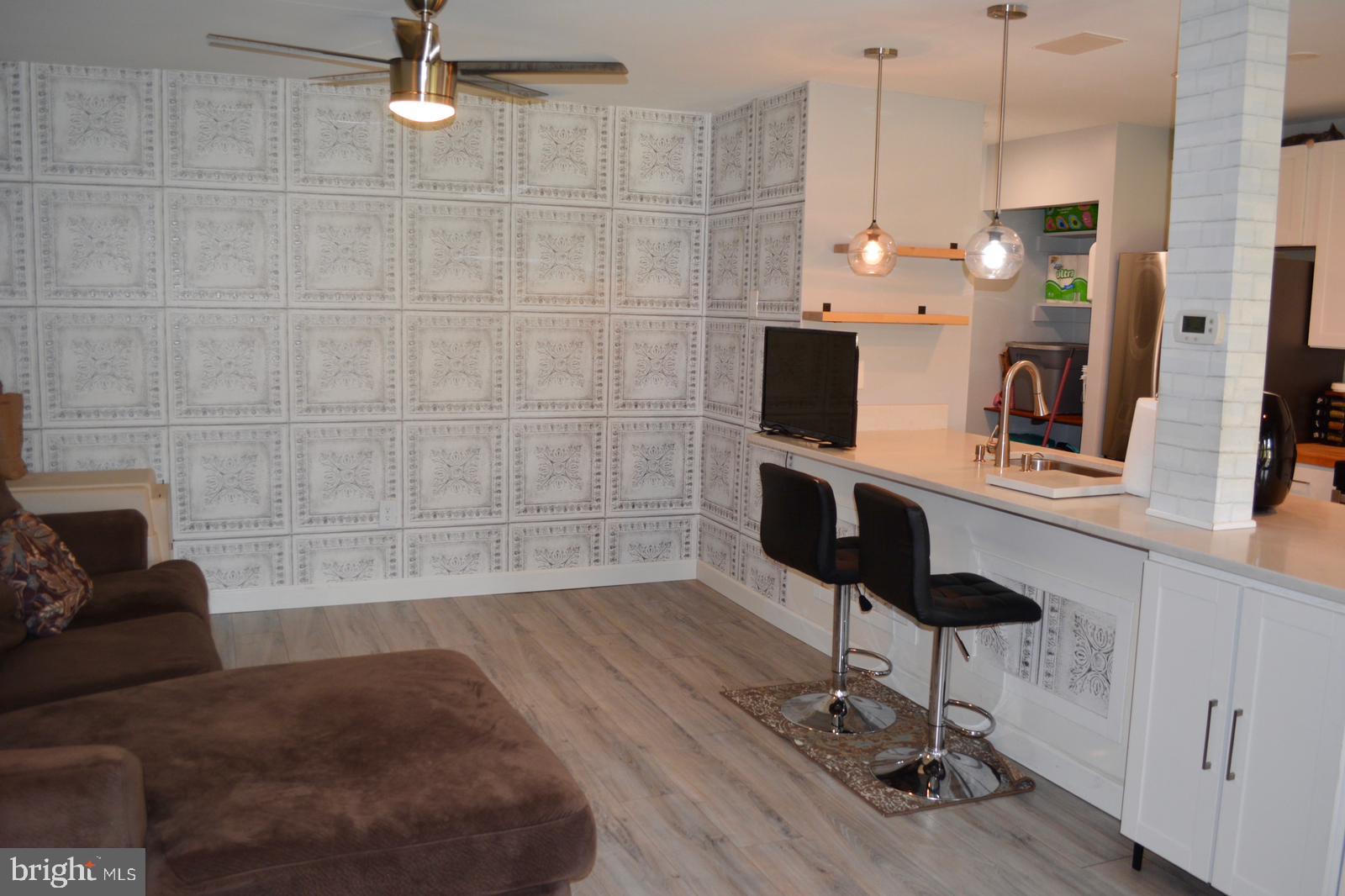 WHISKEY BOTTOM - Residential