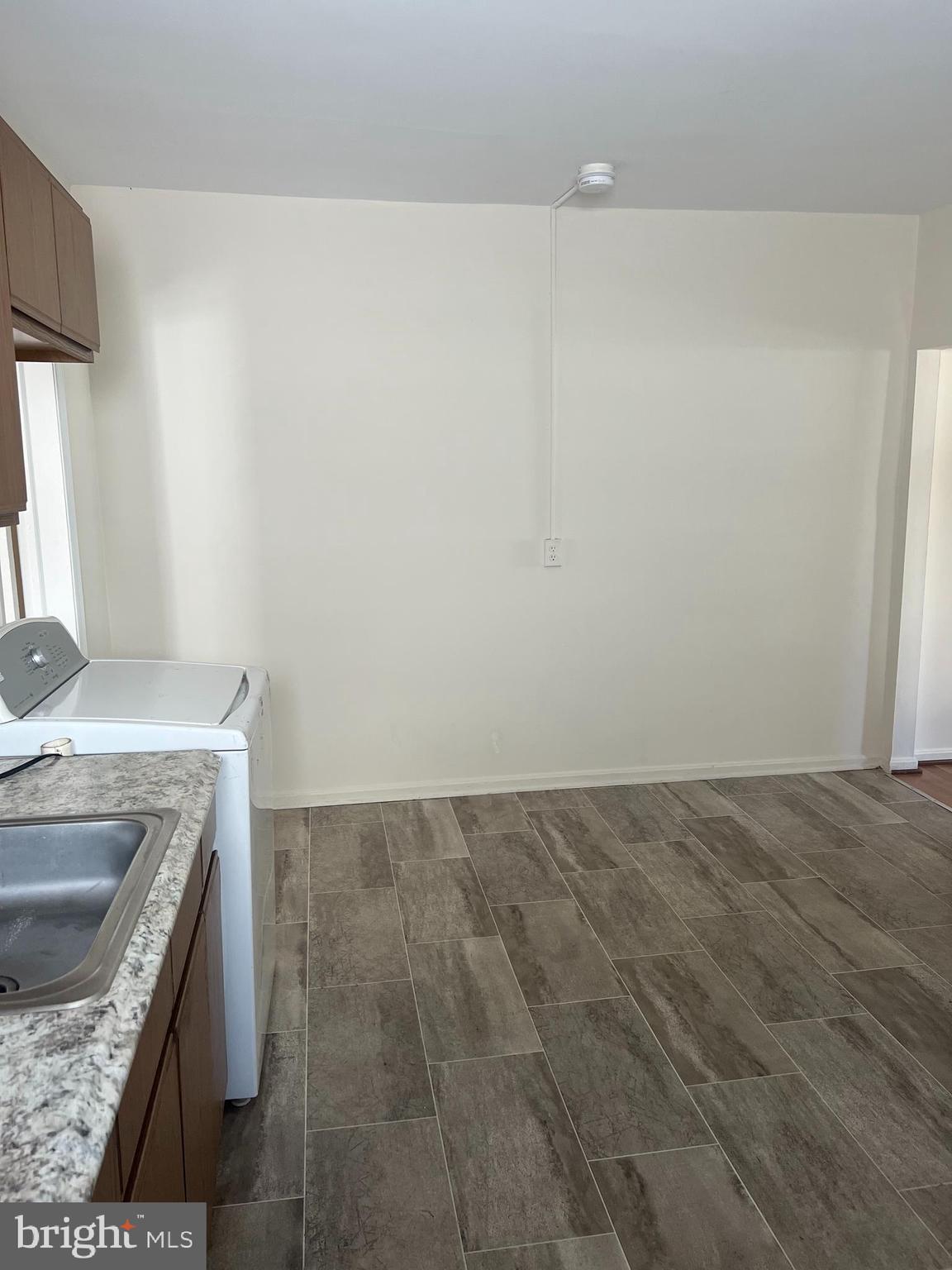 LAUREL - Residential Lease