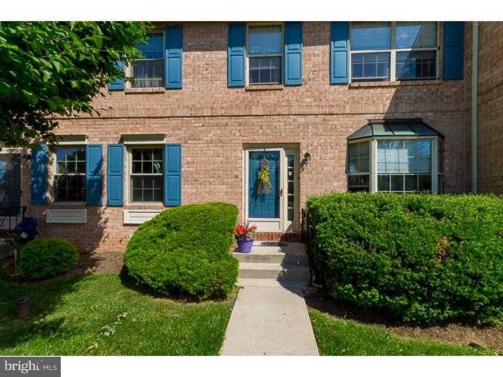 COURT AT JAMESTOWNE - Residential Lease