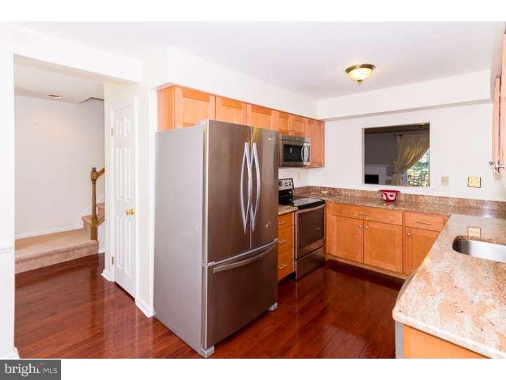 COURT AT JAMESTOWNE - Residential Lease