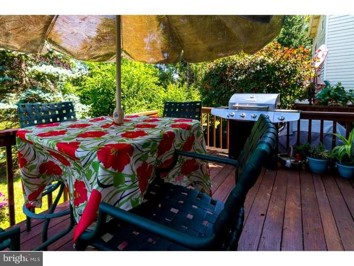 COURT AT JAMESTOWNE - Residential Lease