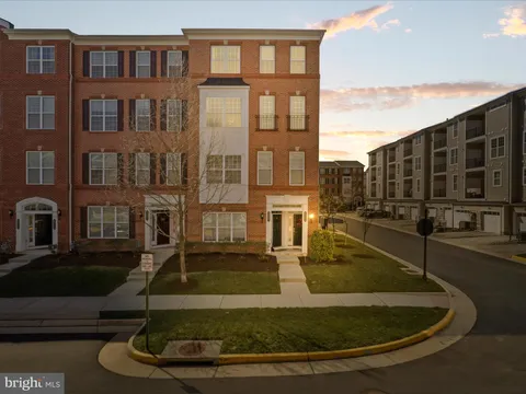43205 Thoroughfare Gap Terrace, Ashburn, VA MLS: VALO2096174