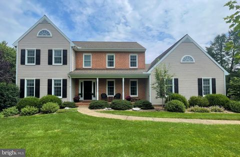 Photo of 217 BUCKFIELD DR, LITITZ, PA 17543 (MLS # PALA2038208)