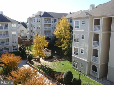4551 Strutfield Lane Unit 4418, Alexandria, VA MLS: VAAX2043558