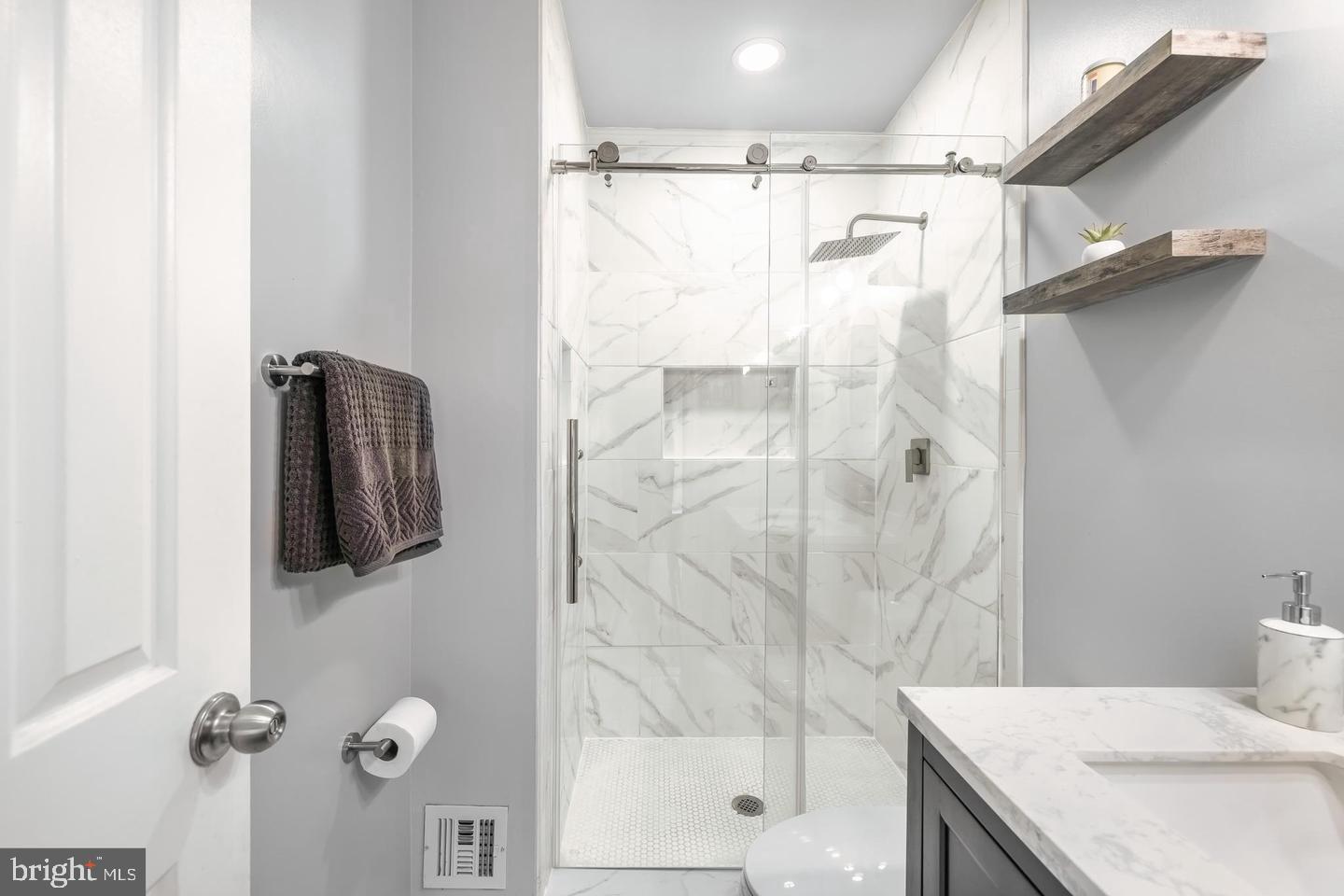 LAKE RIDGE - ANTIETAM - Residential Lease