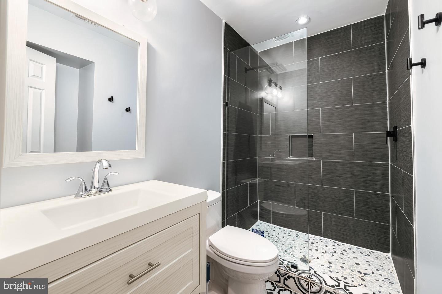 LAKE RIDGE - ANTIETAM - Residential Lease