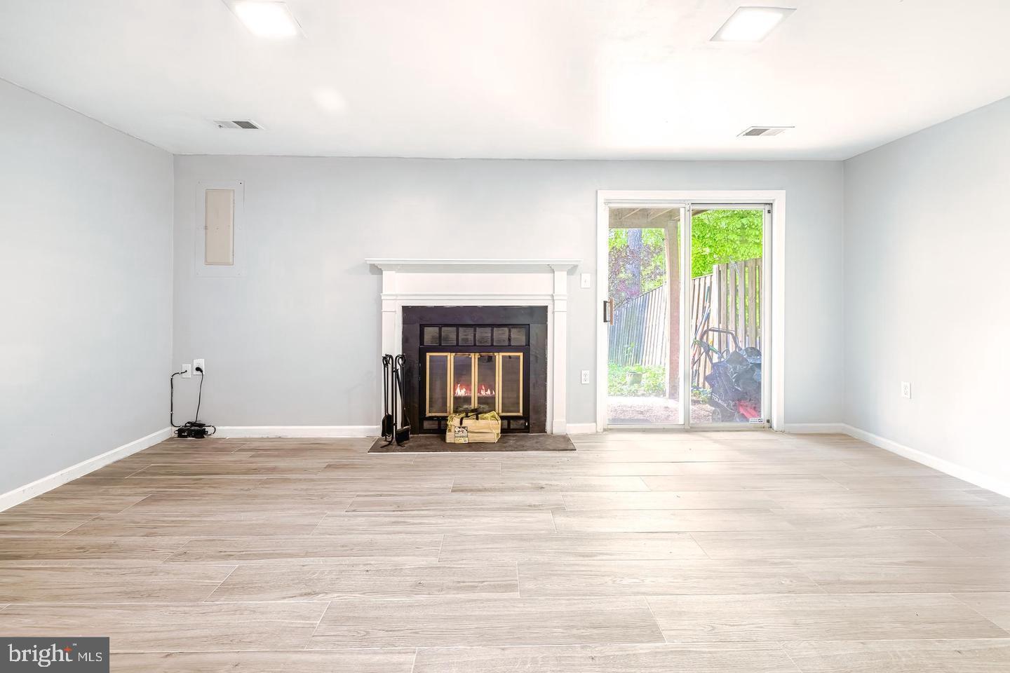 LAKE RIDGE - ANTIETAM - Residential Lease