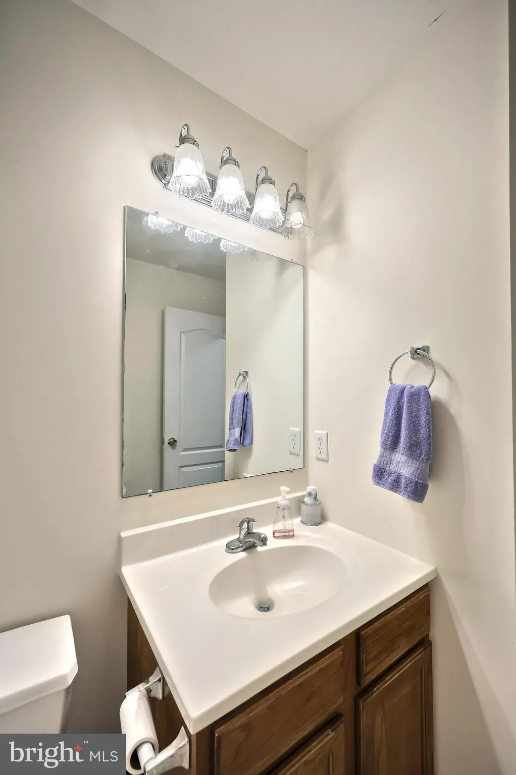 Hanover, Pennsylvania 17331, United States, 3 Bedrooms Bedrooms, ,3 BathroomsBathrooms,Residential,Pending,116324