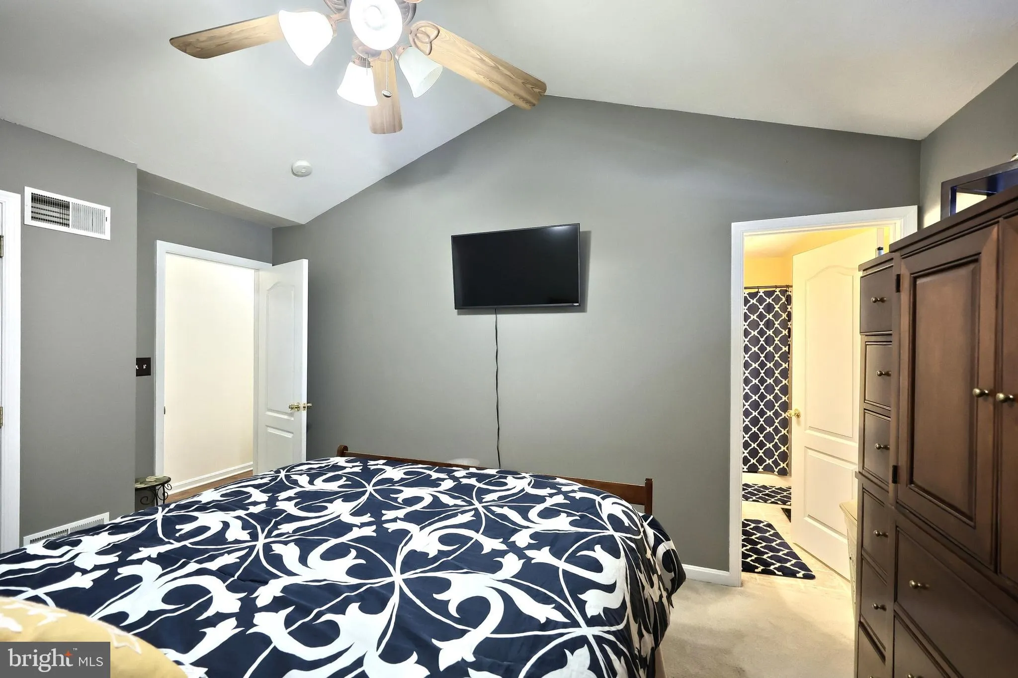 Hanover, Pennsylvania 17331, United States, 3 Bedrooms Bedrooms, ,3 BathroomsBathrooms,Residential,Pending,116324