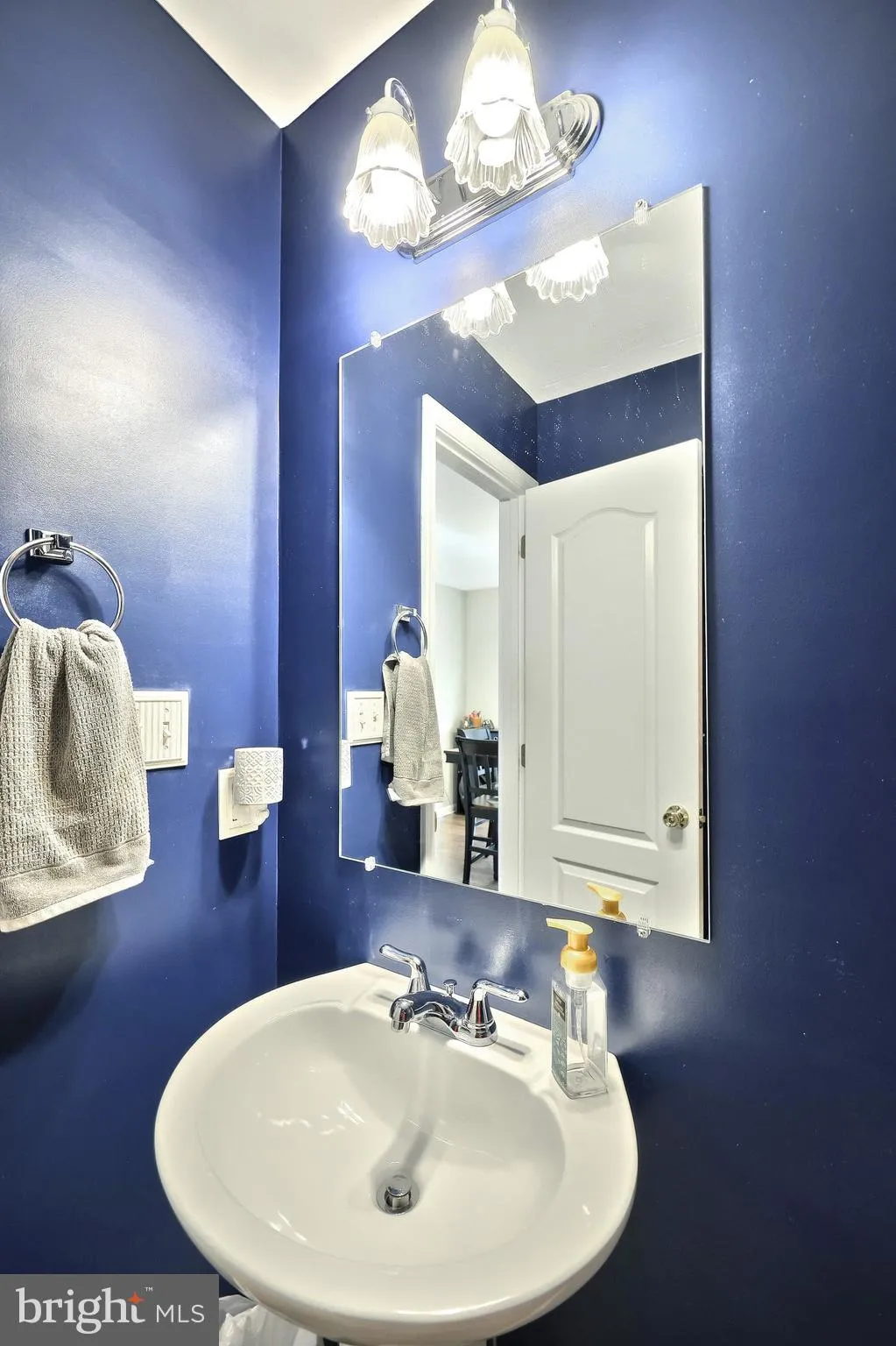 Hanover, Pennsylvania 17331, United States, 3 Bedrooms Bedrooms, ,3 BathroomsBathrooms,Residential,Pending,116324