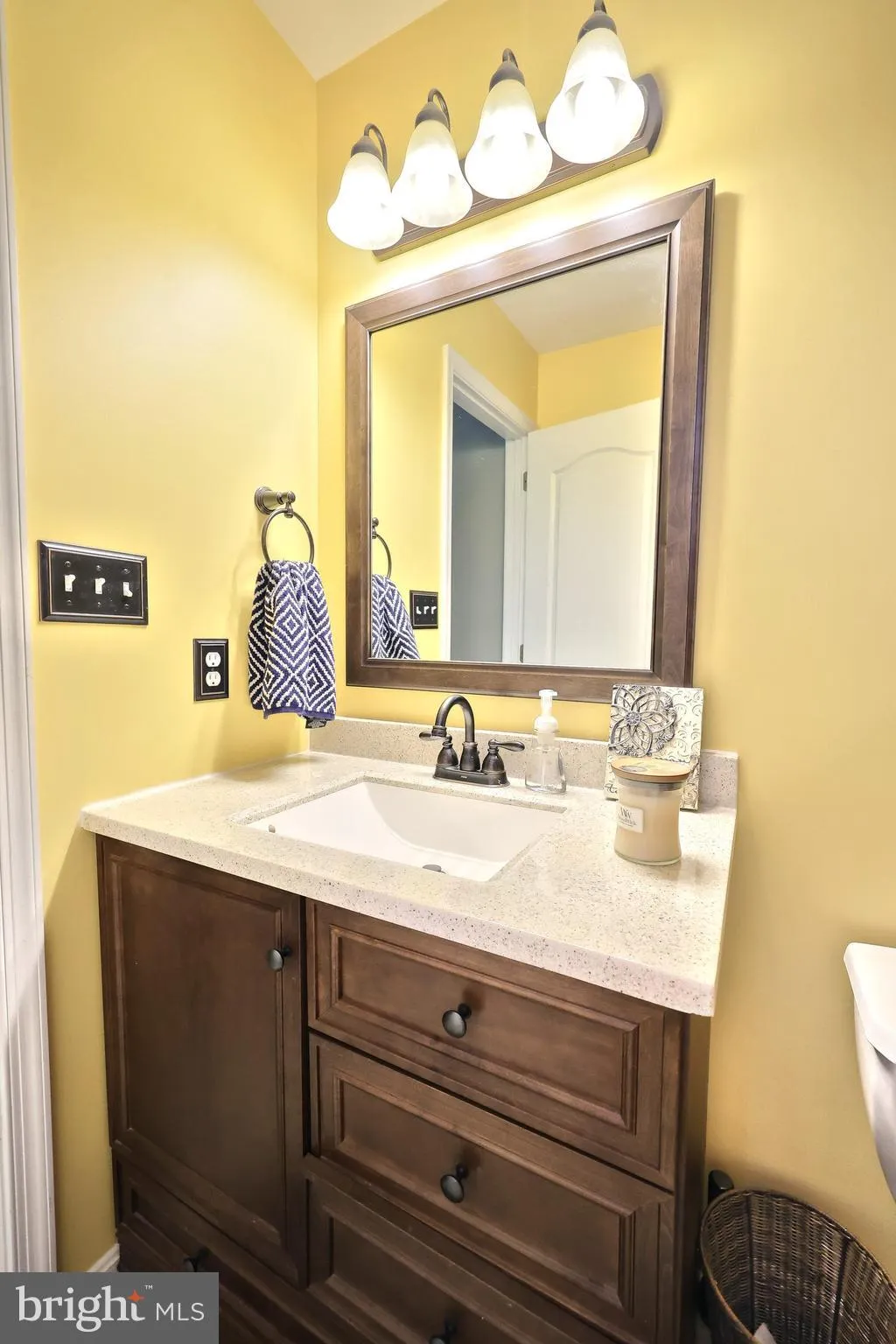 Hanover, Pennsylvania 17331, United States, 3 Bedrooms Bedrooms, ,3 BathroomsBathrooms,Residential,Pending,116324