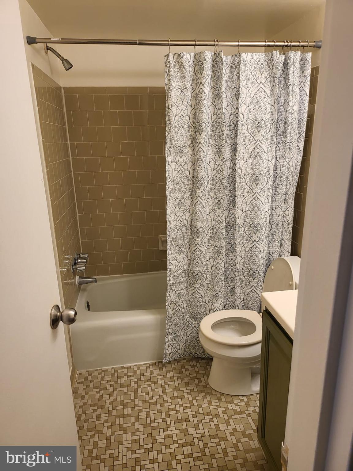 THOMAS CHOICE GARDENS - Residential Lease