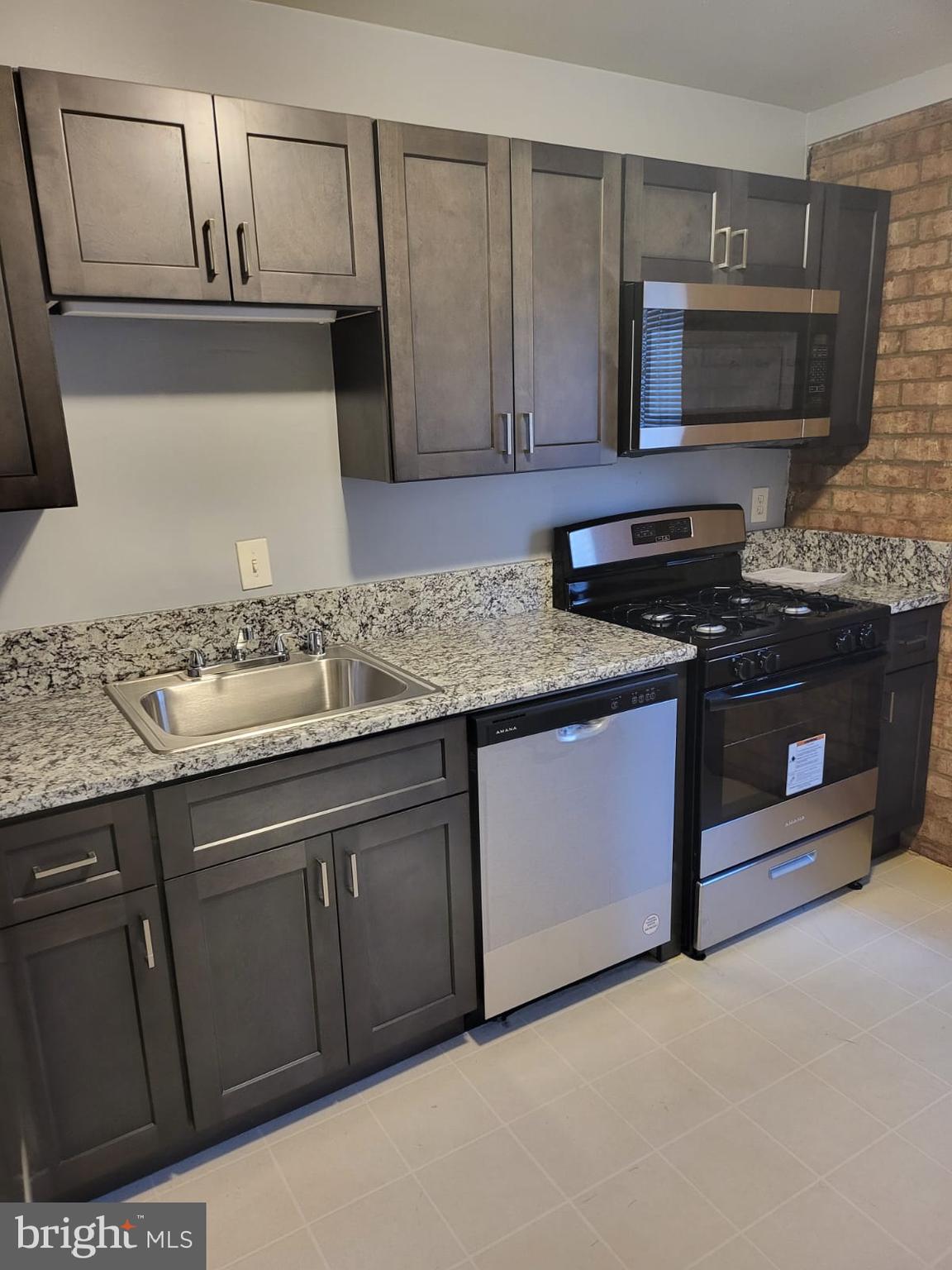 THOMAS CHOICE GARDENS - Residential Lease