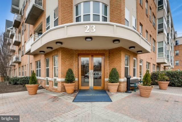 PIERSIDE AT HARBORVIEW - Residential