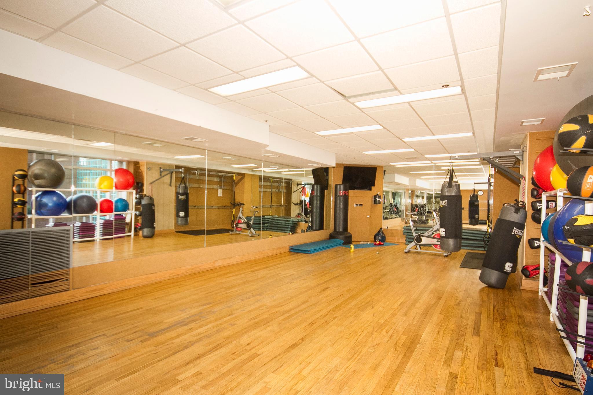 PIERSIDE AT HARBORVIEW - Residential