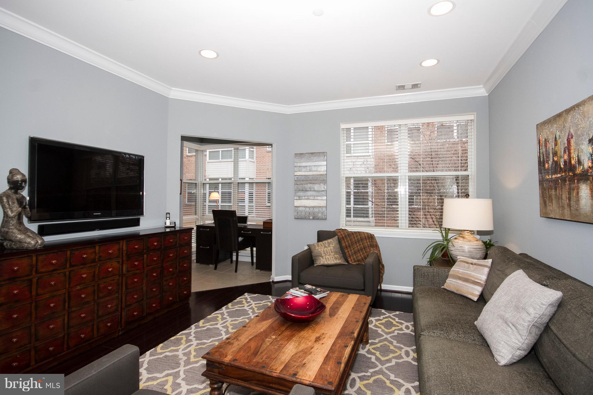 PIERSIDE AT HARBORVIEW - Residential