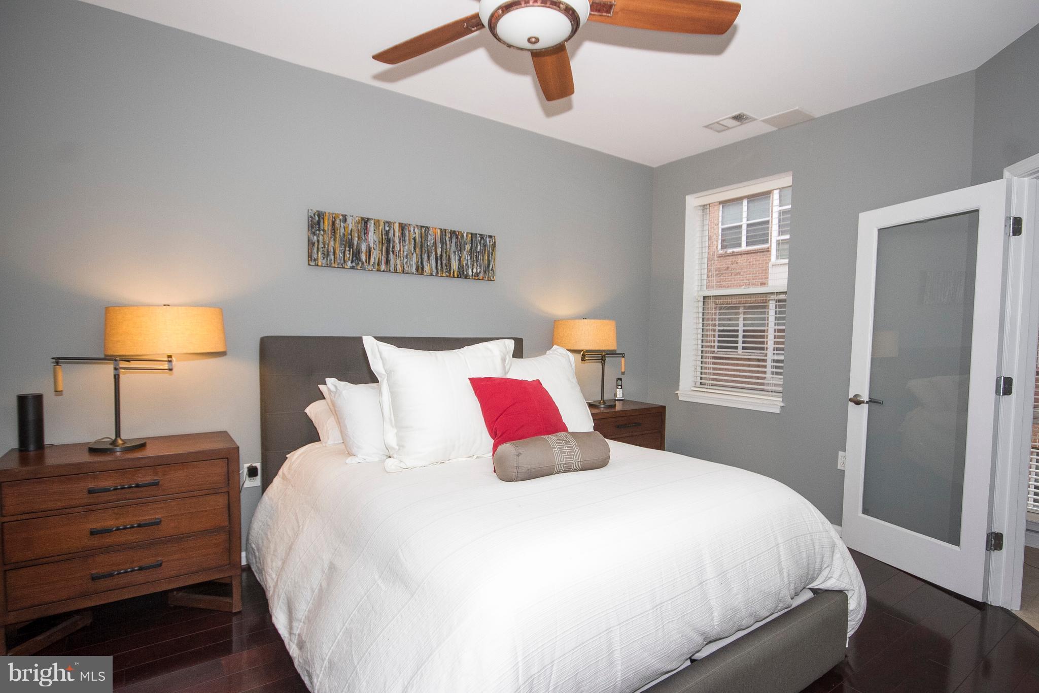 PIERSIDE AT HARBORVIEW - Residential