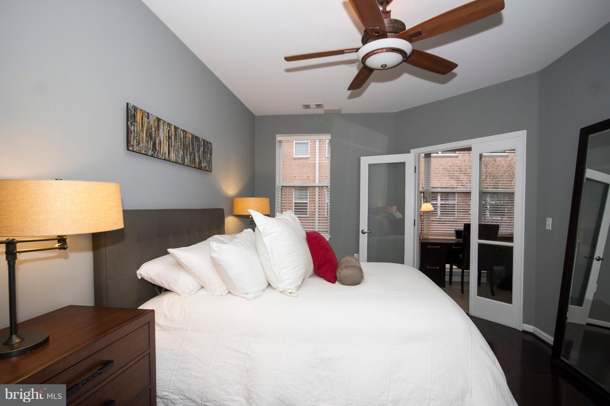 PIERSIDE AT HARBORVIEW - Residential