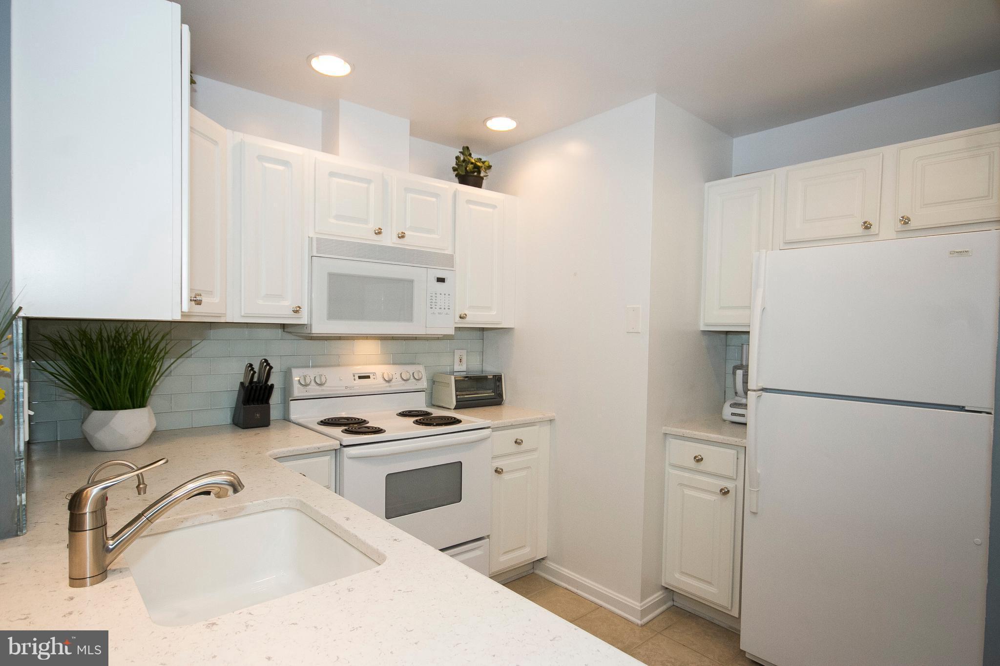 PIERSIDE AT HARBORVIEW - Residential