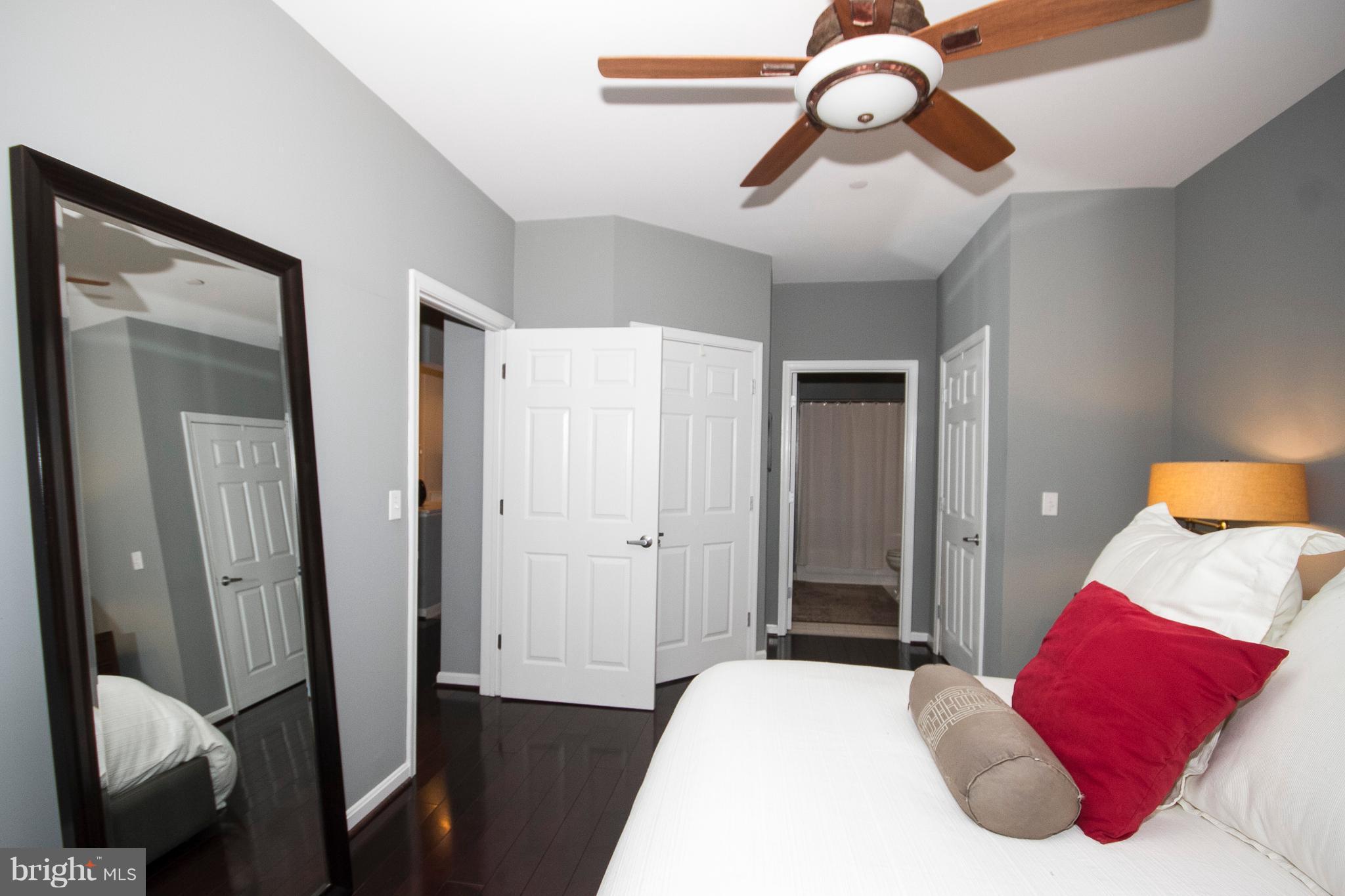 PIERSIDE AT HARBORVIEW - Residential