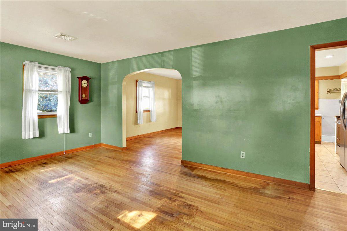 1018 MAHLON DRIVE