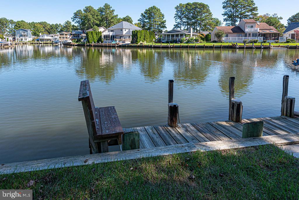 7 PORTSIDE COURT