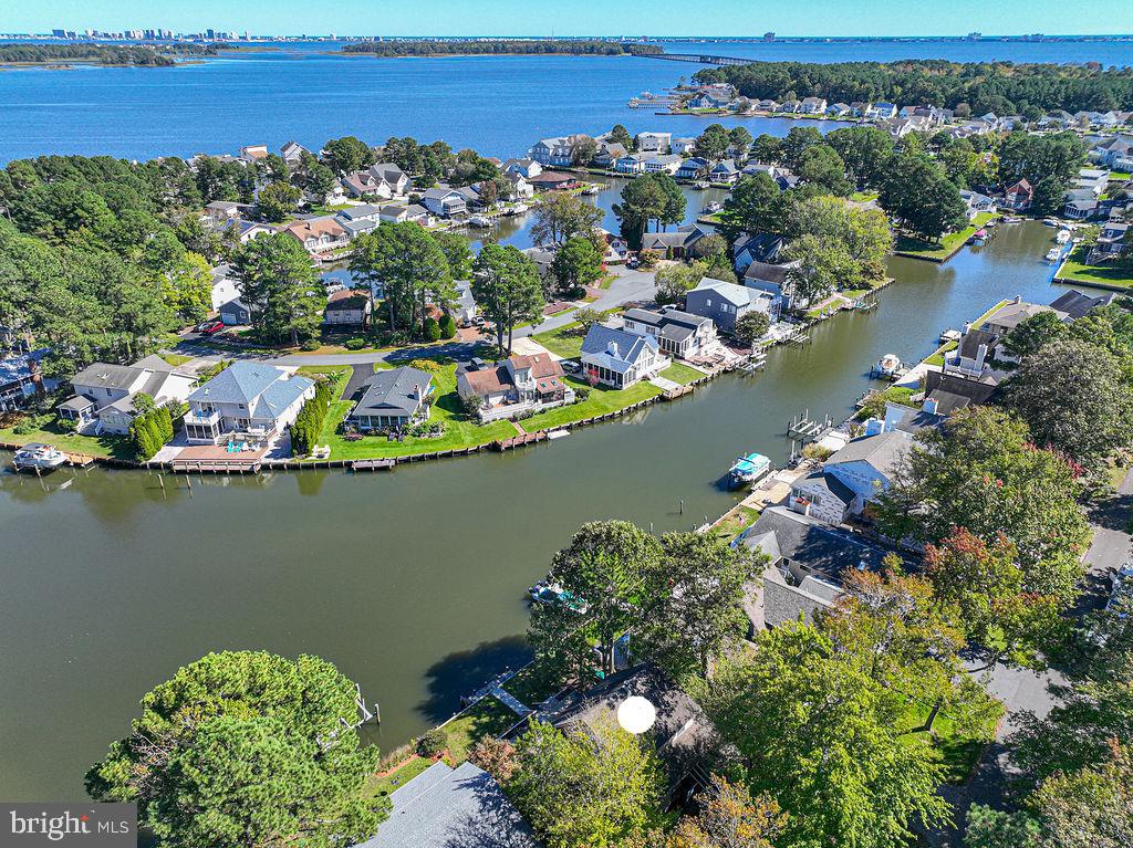 7 PORTSIDE COURT