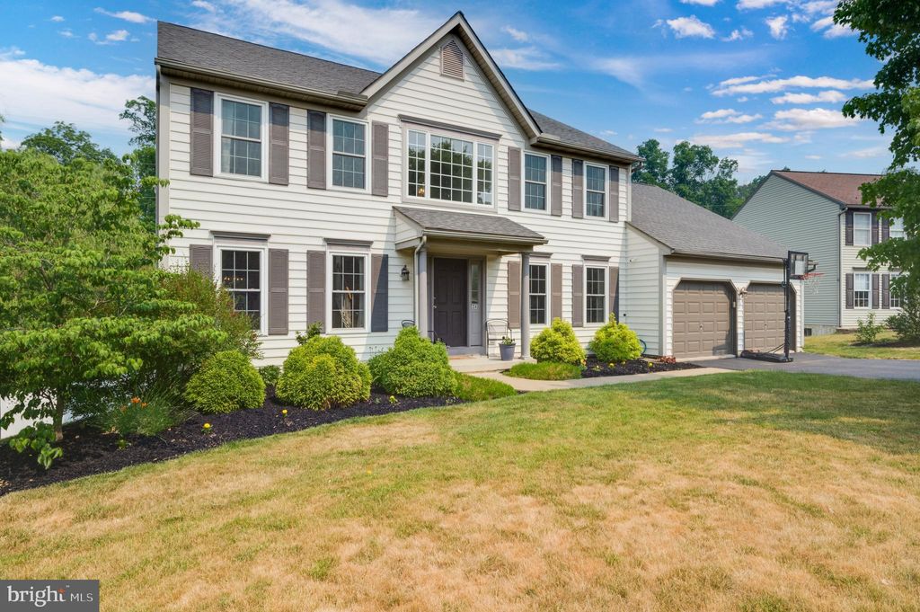 Photo of 349 HAWTHORNE DR, DENVER, PA 17517 (MLS # PALA2036098)