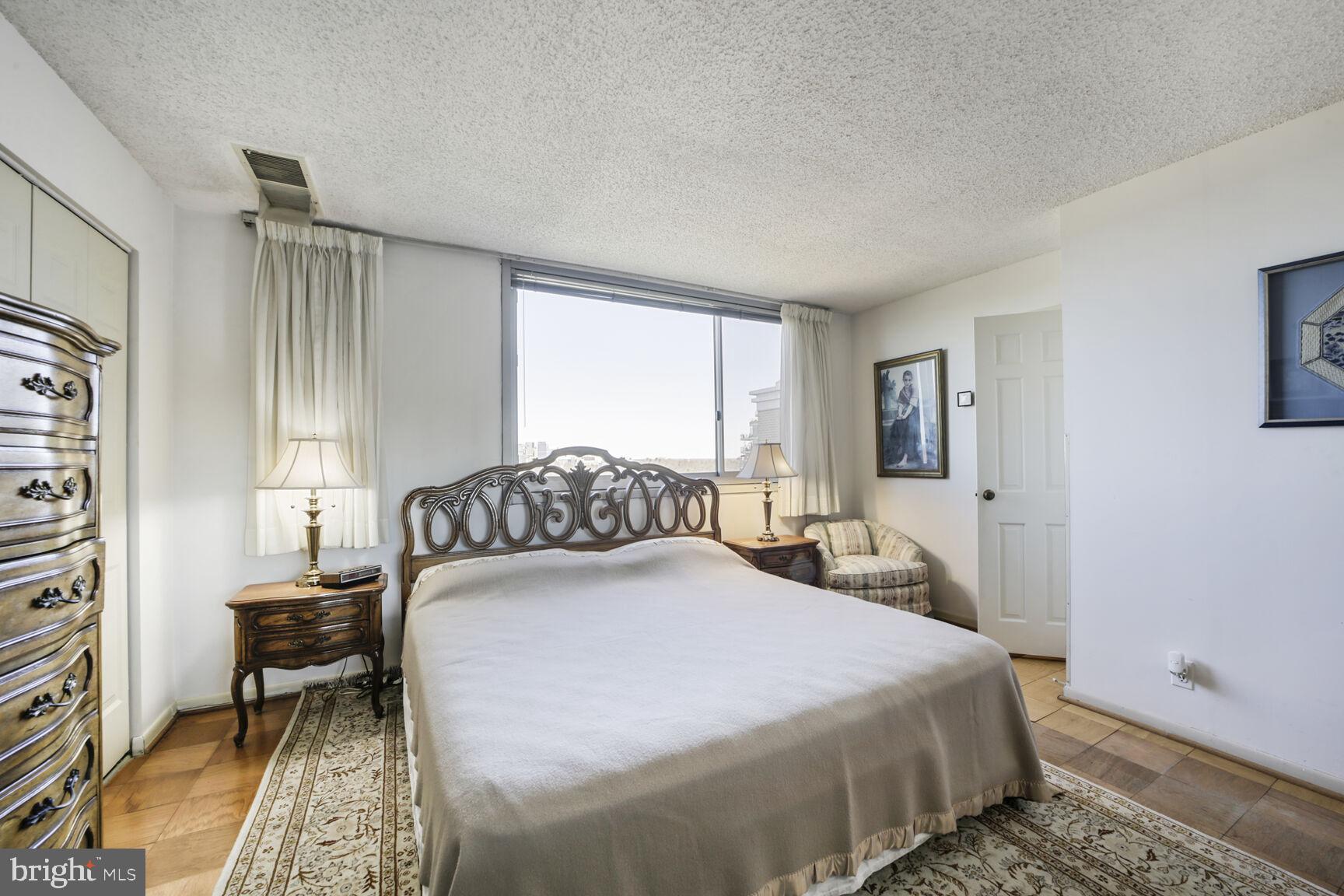 FRIENDSHIP HEIGHTS - Residential