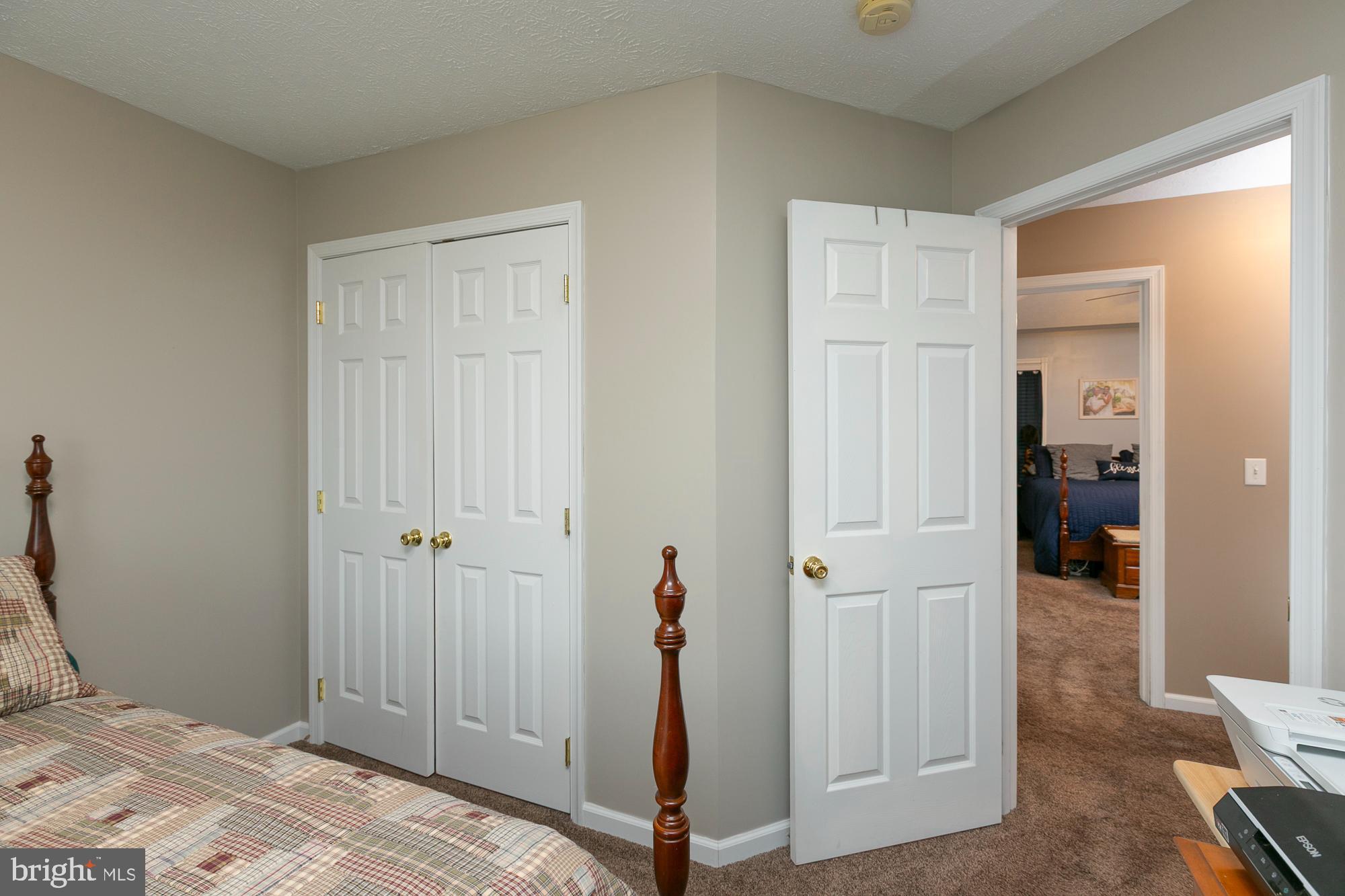 MIDDLE CREEK MANOR - Residential