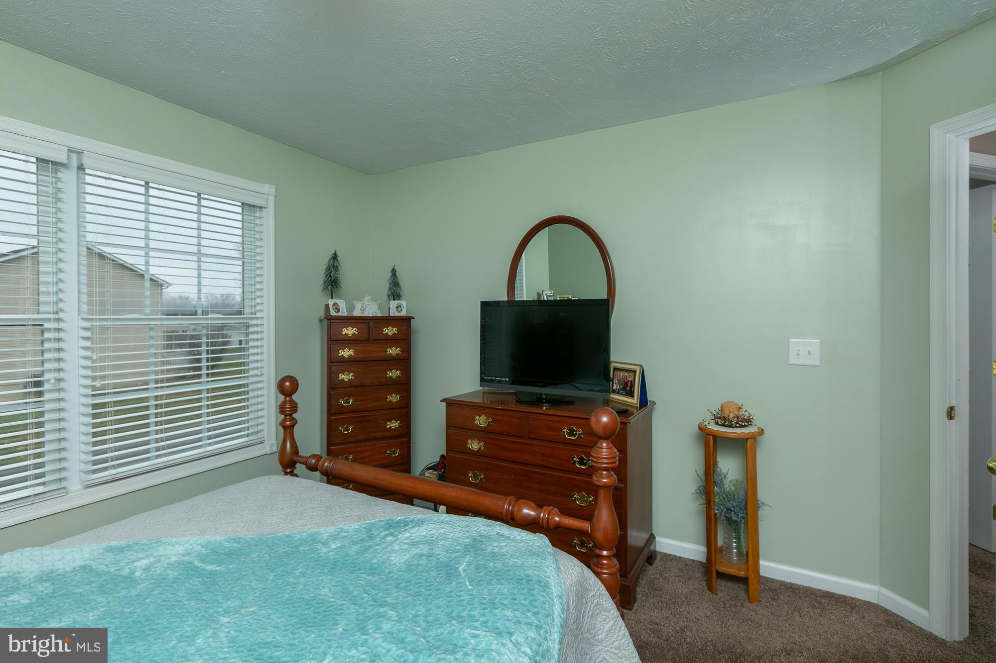 MIDDLE CREEK MANOR - Residential