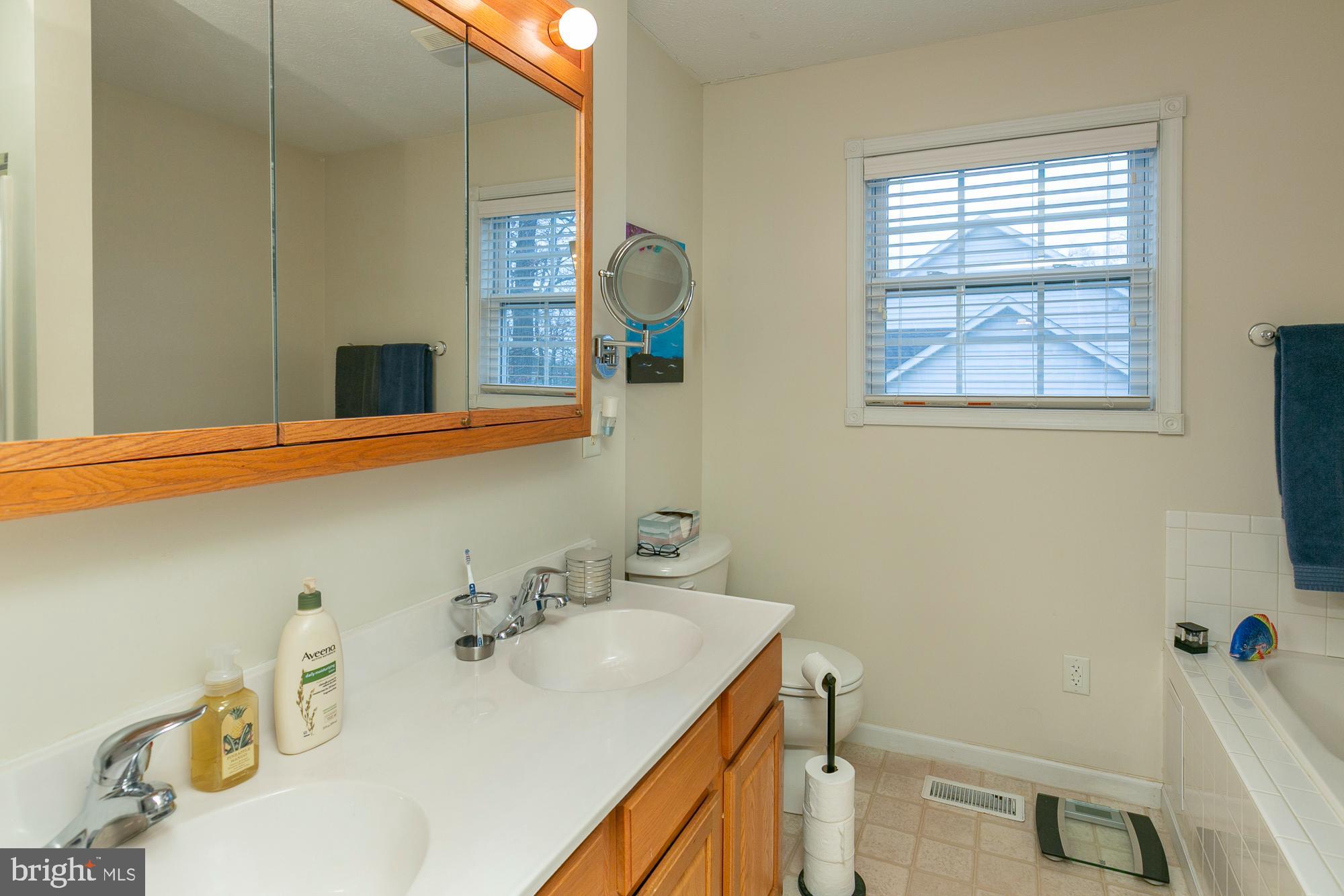 MIDDLE CREEK MANOR - Residential