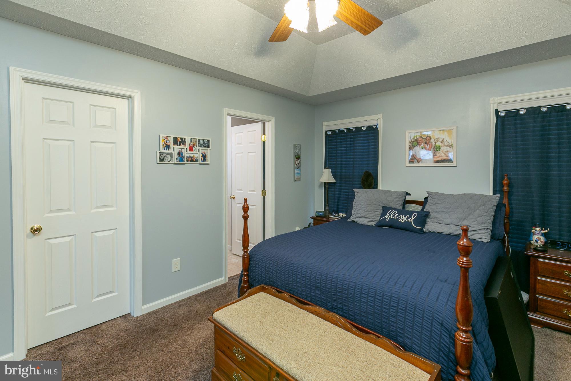 MIDDLE CREEK MANOR - Residential