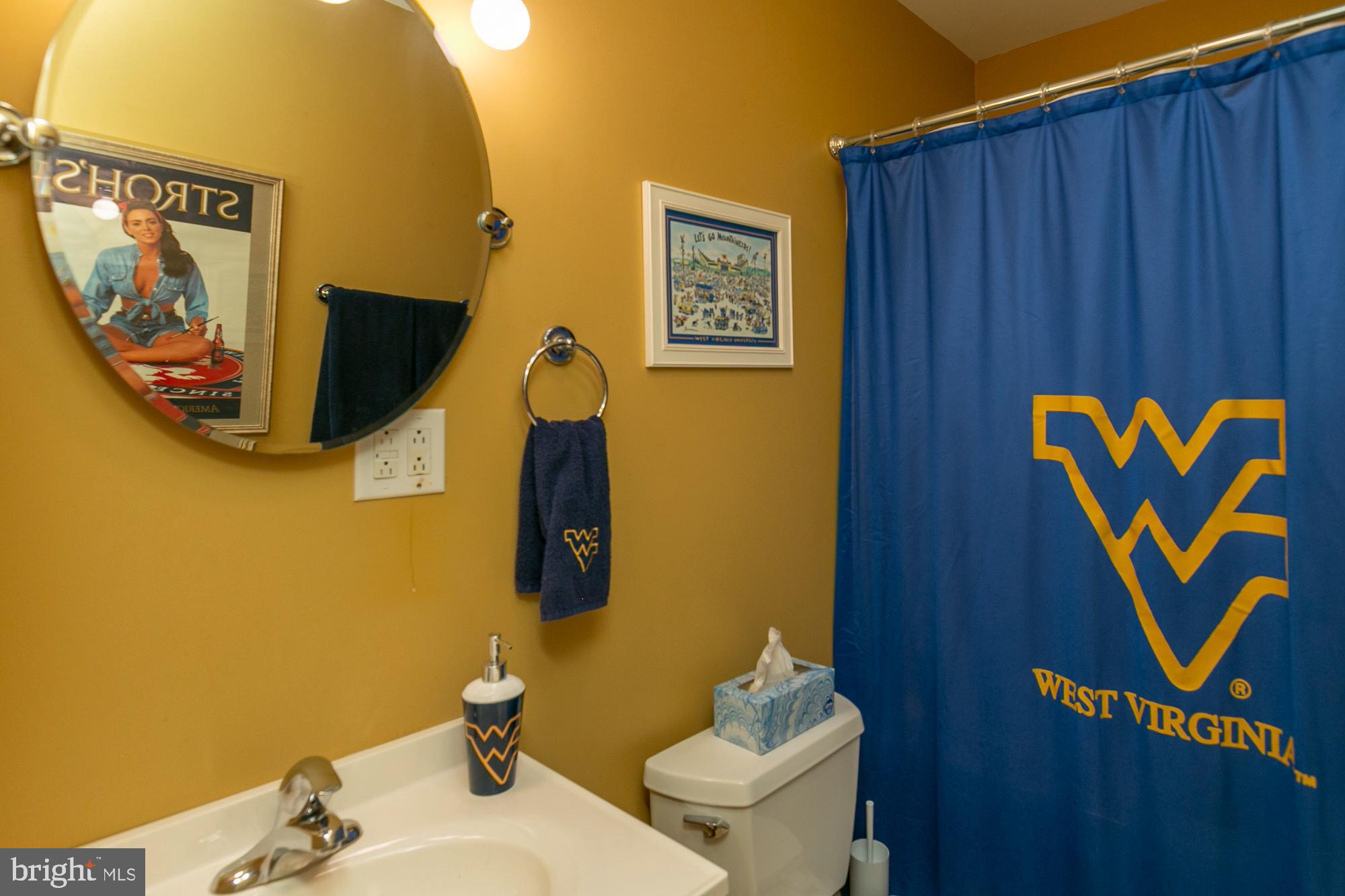 MIDDLE CREEK MANOR - Residential