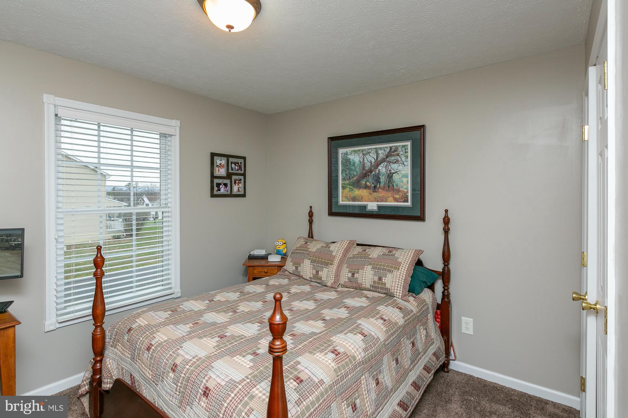 MIDDLE CREEK MANOR - Residential