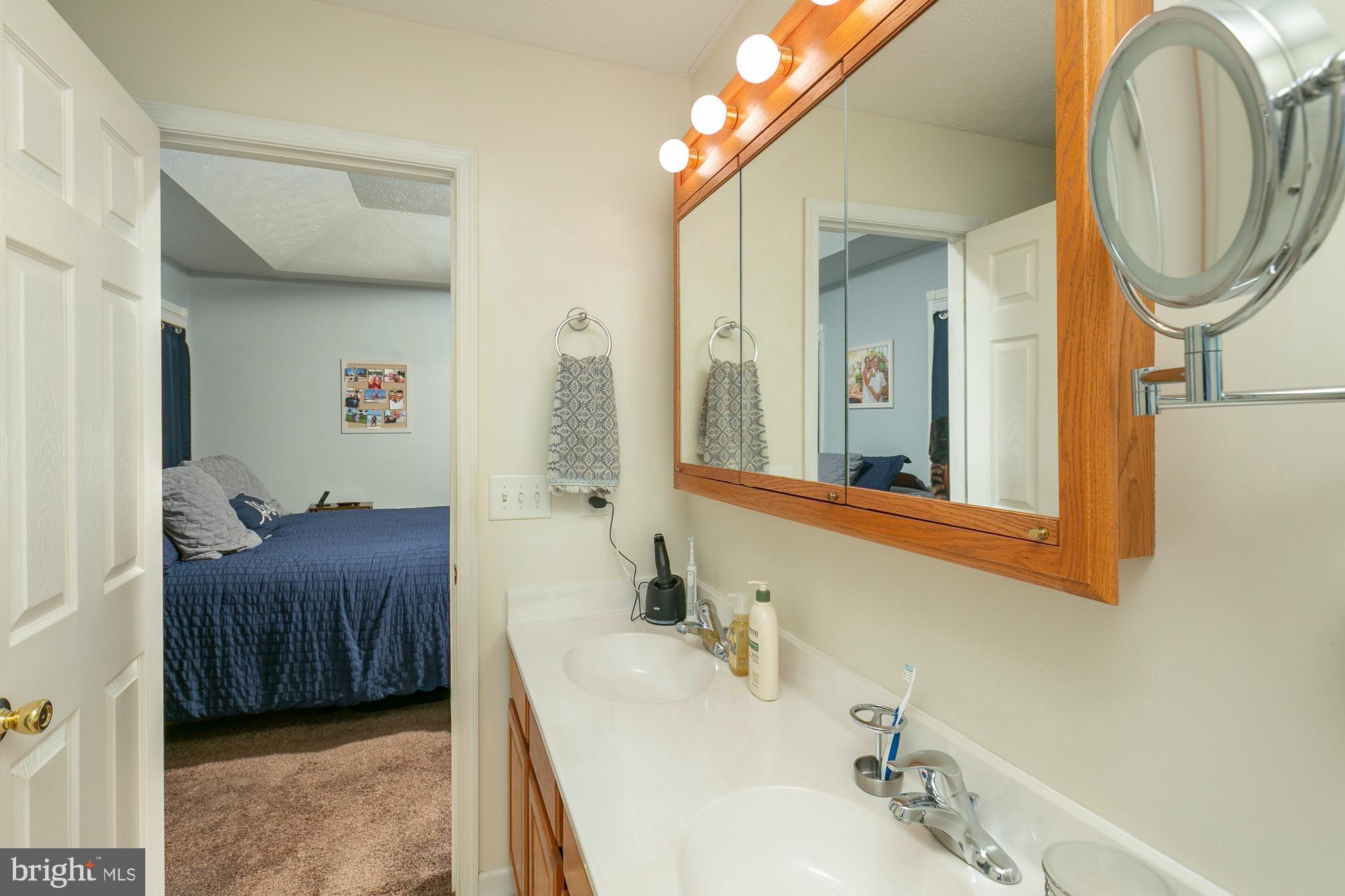 MIDDLE CREEK MANOR - Residential