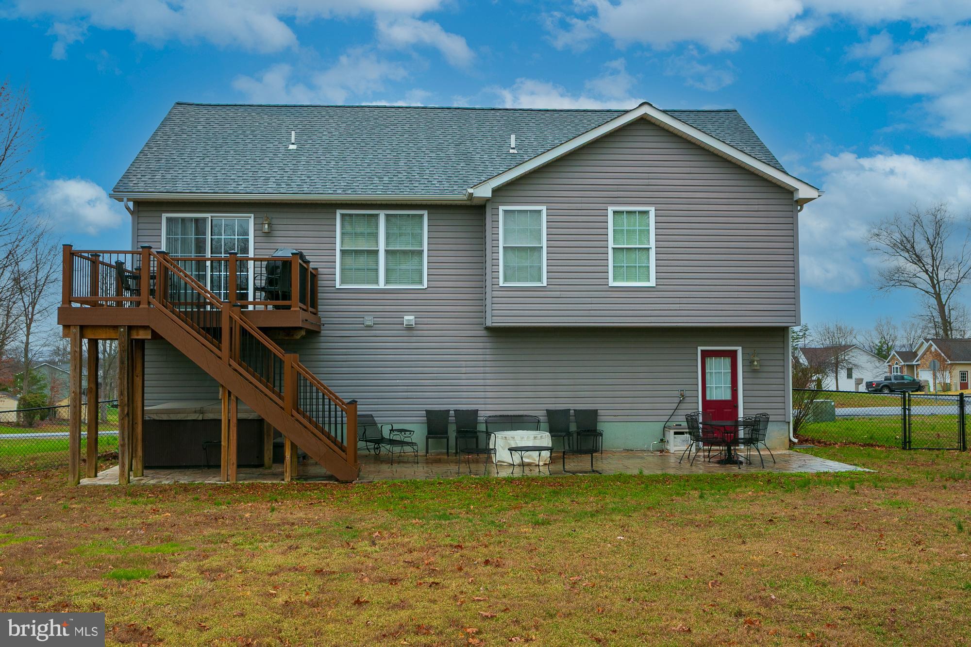 MIDDLE CREEK MANOR - Residential