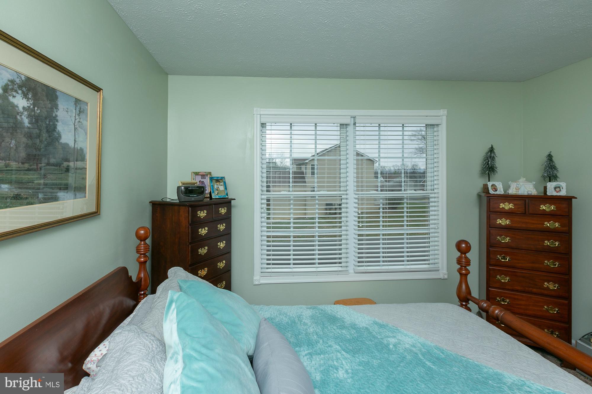 MIDDLE CREEK MANOR - Residential