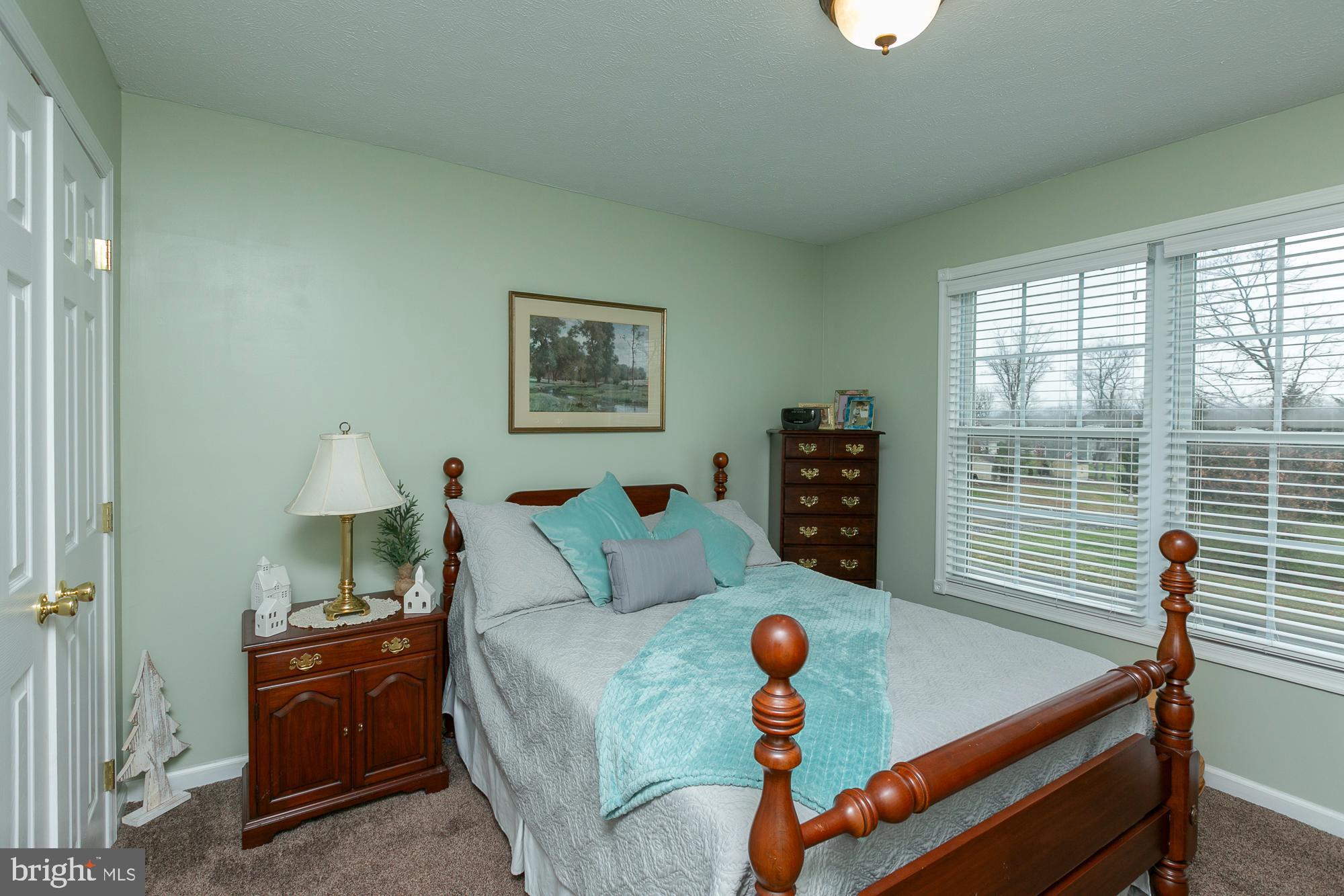 MIDDLE CREEK MANOR - Residential